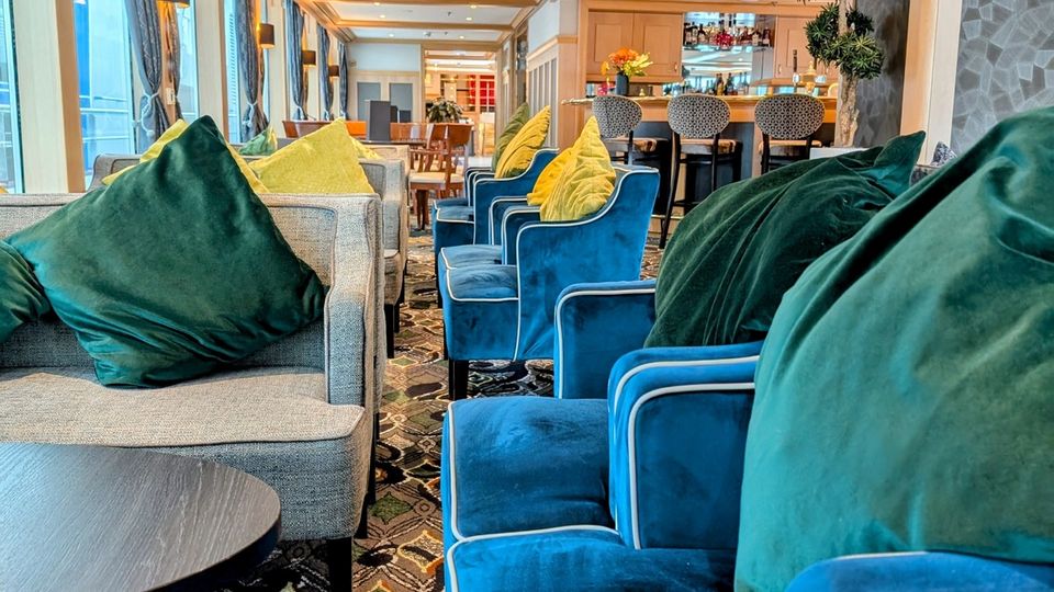 MS Serenade 1, Lounge