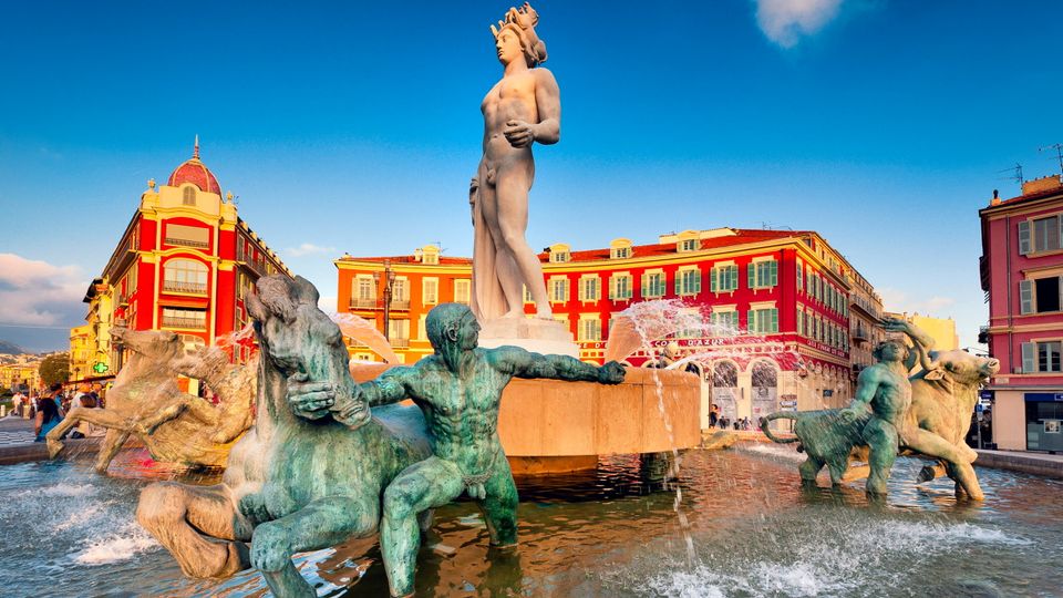 Brunnen am Place Massena in Nizza