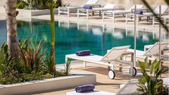 Atzavara Hotel & Spa, Liegen am Pool