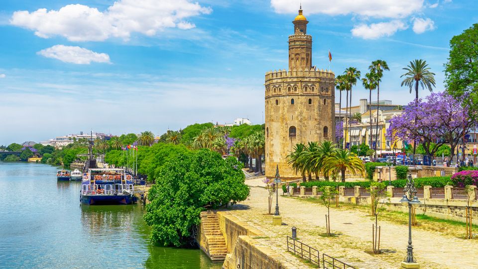 Torre del Oro, der Goldene Turm in Sevilla