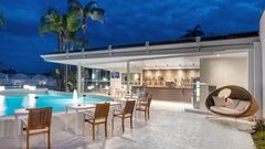 Mia Resort, Außenanlage mit Pool