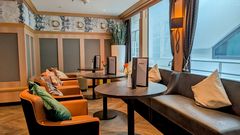 MS Serenade 1, Captains Club