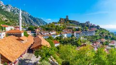 Kruja mit Blick auf die Burg