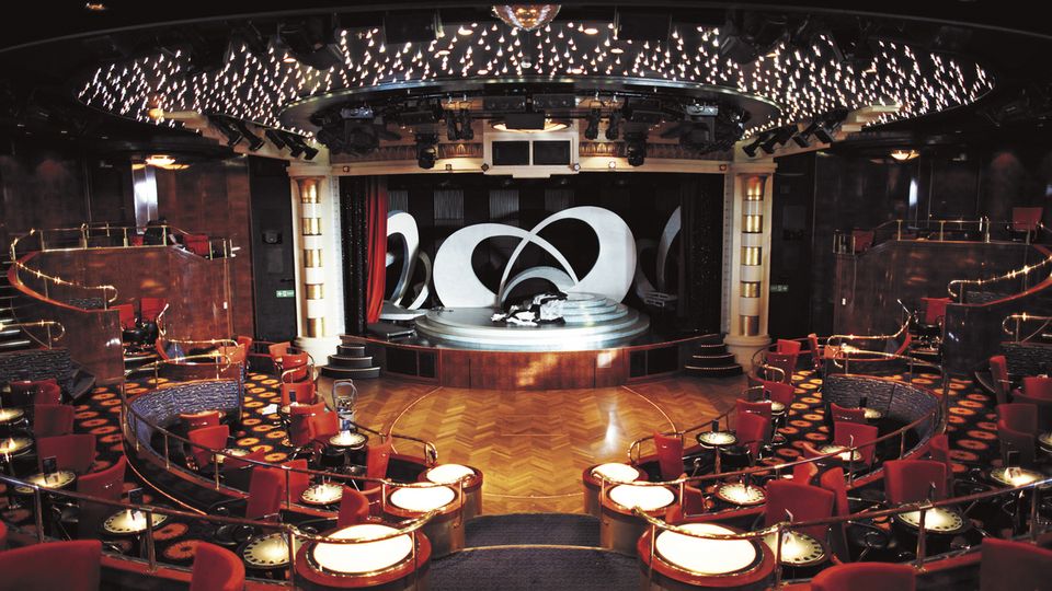 Color Fantasy - Show Lounge