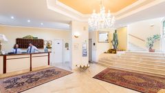 Rezeption des Hotel Santa Lucia Tropea in Italien 
