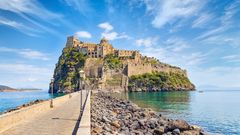 Castello Aragonese an der Ostseite der Insel Ischia