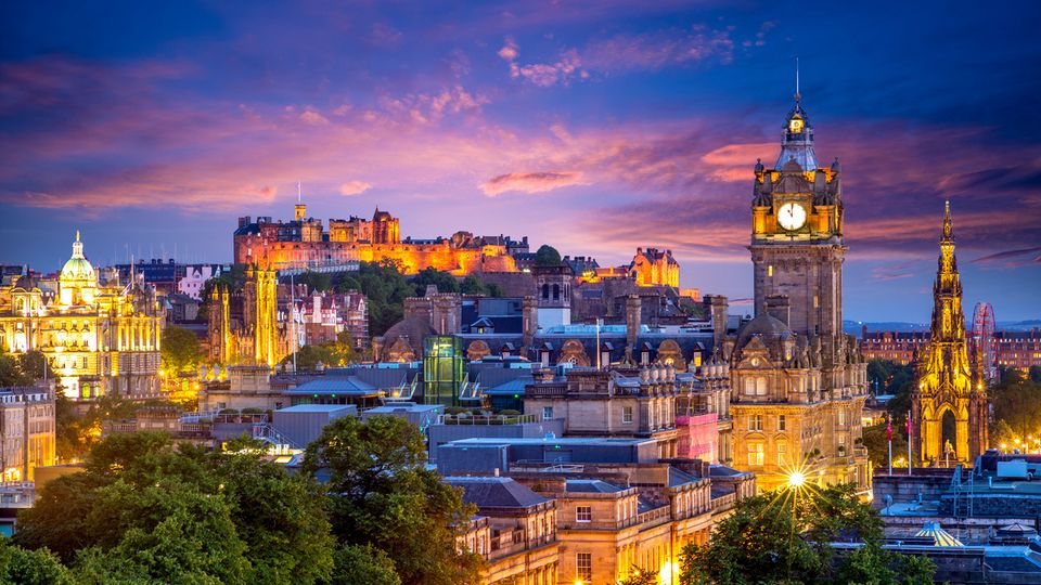 Edinburgh am Abend