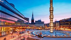Skulptur am Sergels Torg_ Stockholm_Kristallvertikalaccent