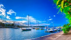 Sommerromantik auf Krk - Im Hintergrund die Altstadt copy