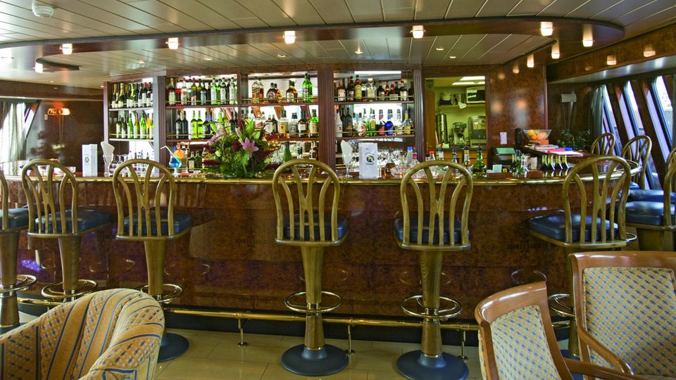 MS Sans Souci, Bar