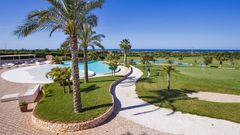 Golfplatz mit Pool