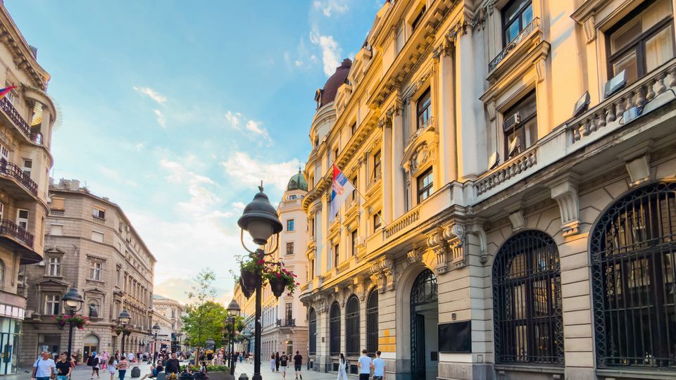 Fußgänger in Belgrad, Serbien