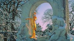 Wiener Stadtpark im Winter mit Johann Strauss Denkmal