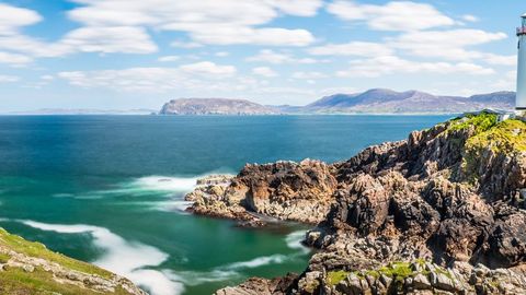 Leuchtturm in Irland bei einer Flugrundreise mit sz-Reisen