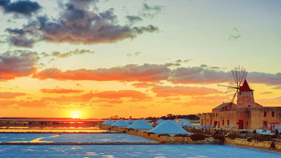 Salinen von Trapani mit Windmühle