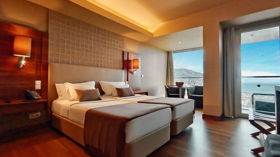 Hotel Four Views Baia Maderia, Zimmerbeispiel mit Meerblick