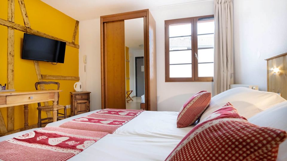 Zimmerbeispiel des Hotel le Relais d’Issenheim in Frankreich 1