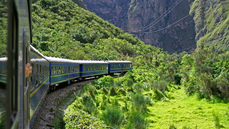 Zug nach Machu Picchu Peru