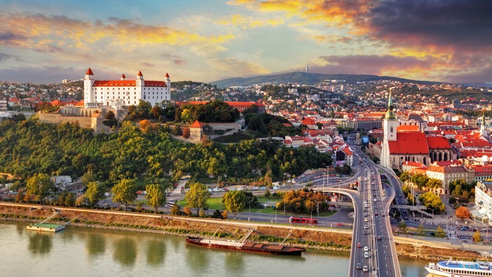 Bratislava Skyline mit Burg