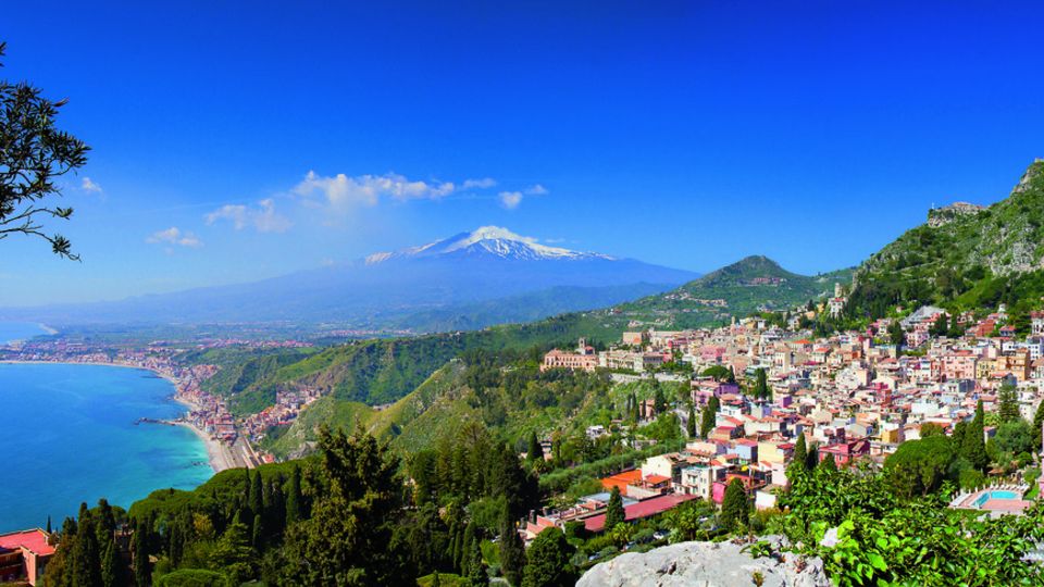 Panorama von Taormina mit dem Vulkan Ätna