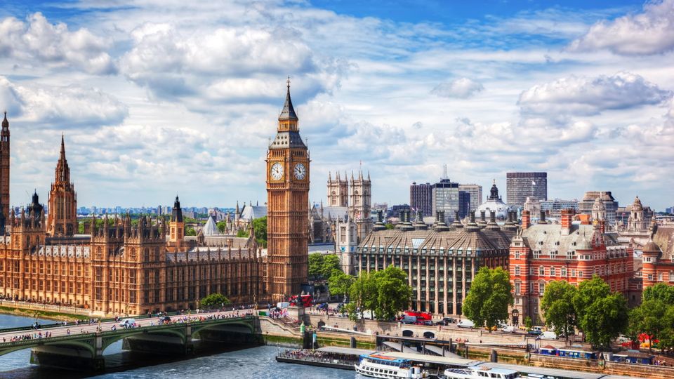 Westminster Bridge mit Blick auf Big Ben, London