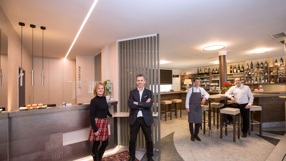 Rezeption und Bar